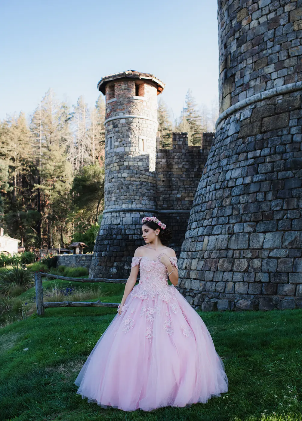 Quinceañera en sesión fotográfica